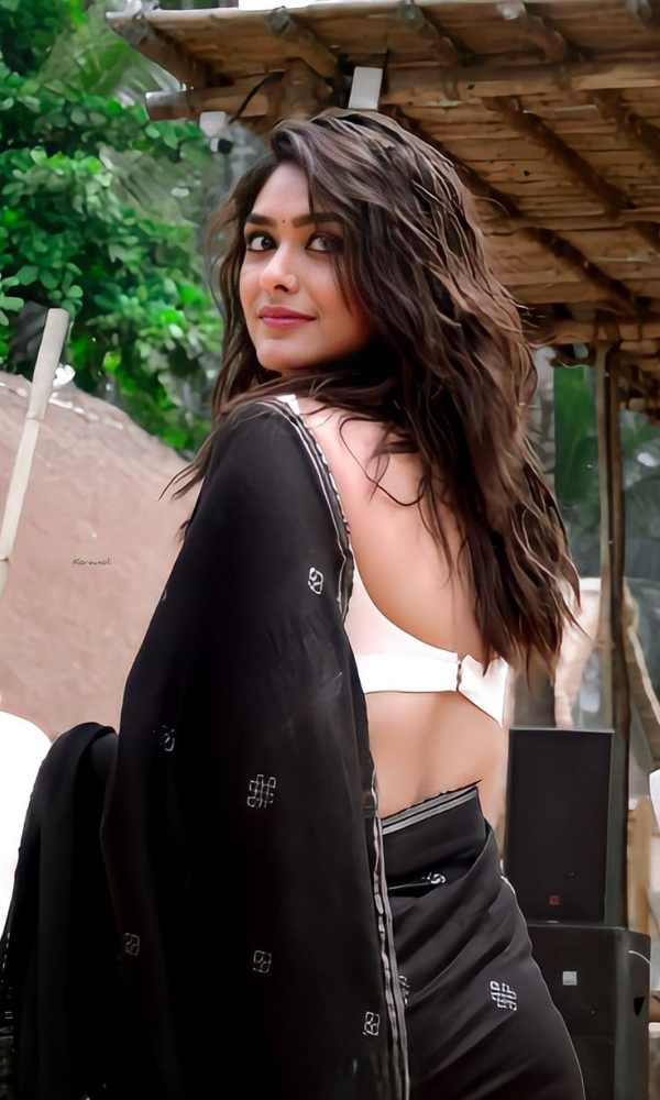 mrunal thakur sexy